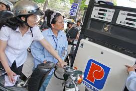 Nên áp giá trần cho xăng dầu